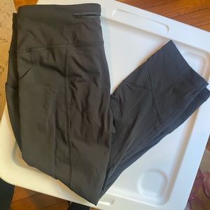 Lululemon Pace Rival Crop 22” in Luxtreme